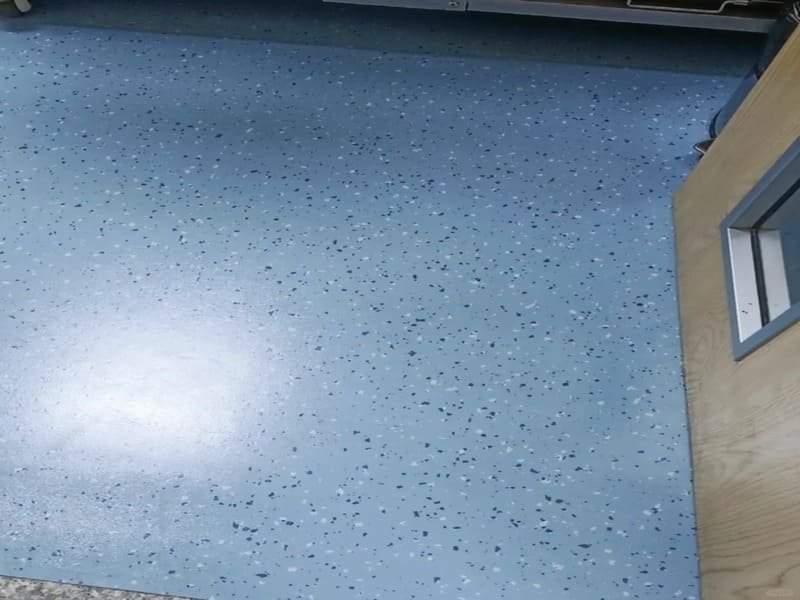 Soudage à chaud de lames de vinyle en PVC pour hôpitaux